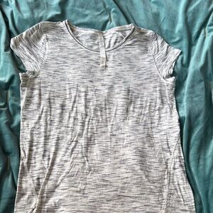 lululemon athletica Light Gray Short Sleeve Tee